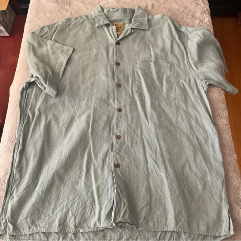 JOS. A. Bank Men's Light Blue Casual Shirt 100% silk size large